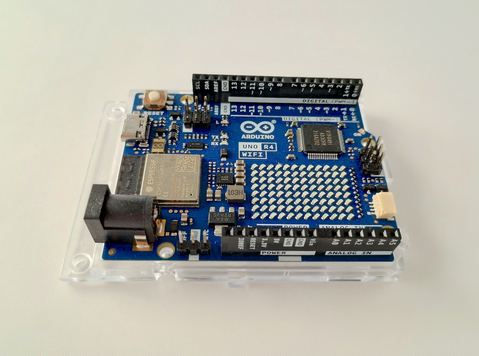 Arduino UNO R4